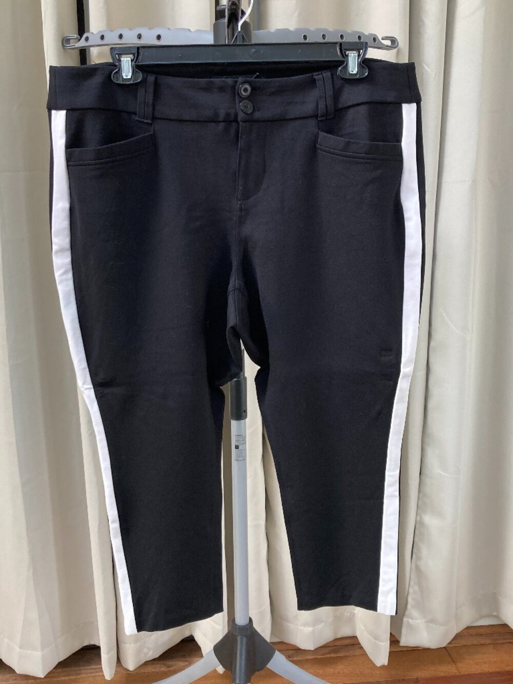 Torrid 22 Cropped Leggings with Tuxedo Stripe